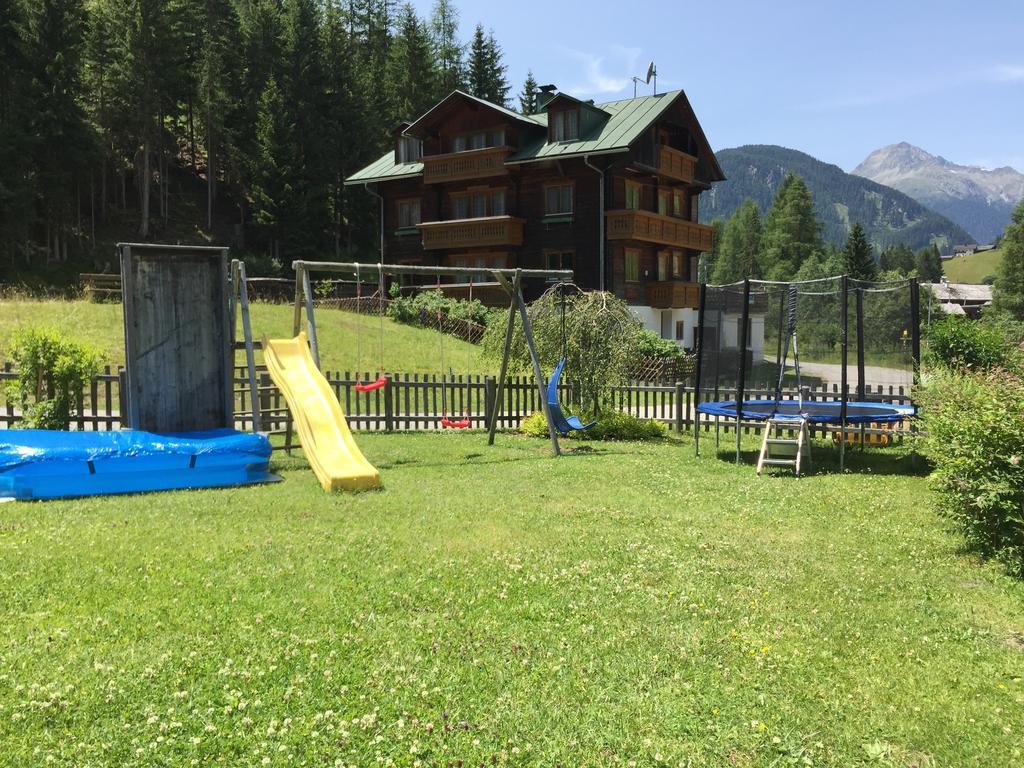 Hotel Garni Gruenmoos Sankt Jakob in Defereggen Exterior foto