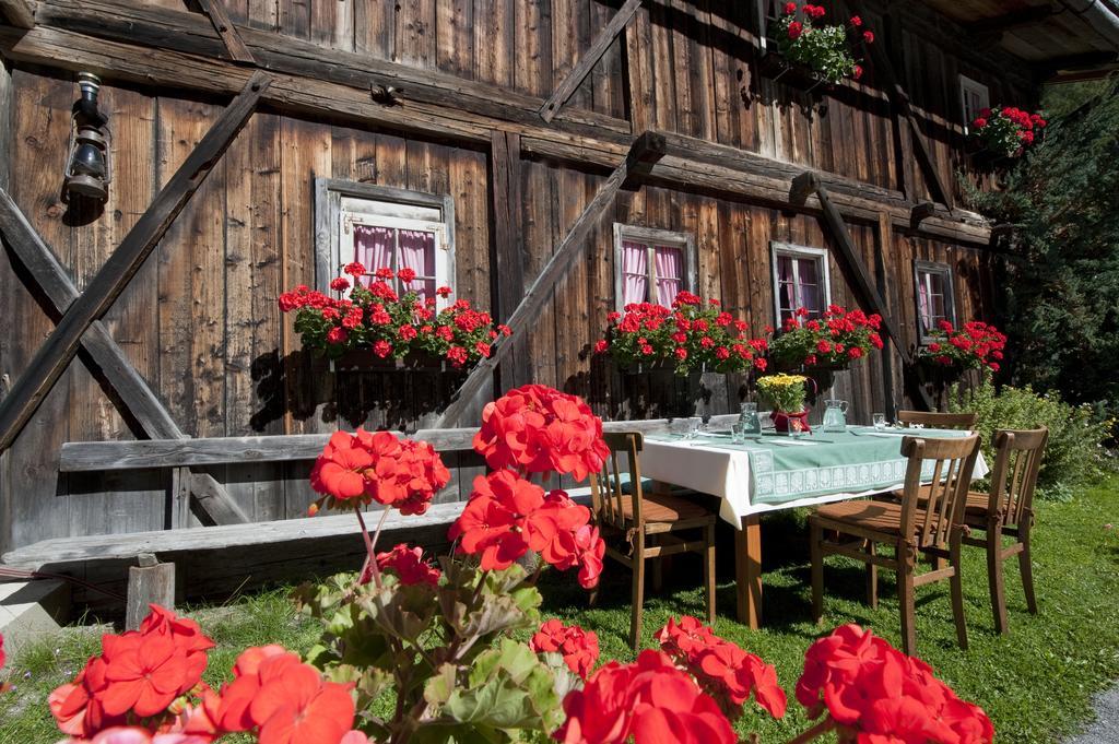 Hotel Garni Gruenmoos Sankt Jakob in Defereggen Exterior foto