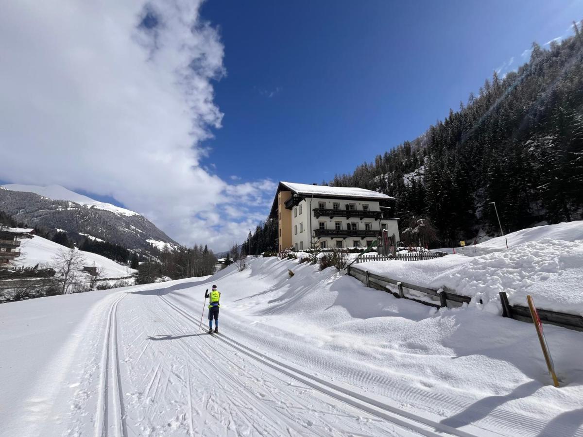 Hotel Garni Gruenmoos Sankt Jakob in Defereggen Exterior foto