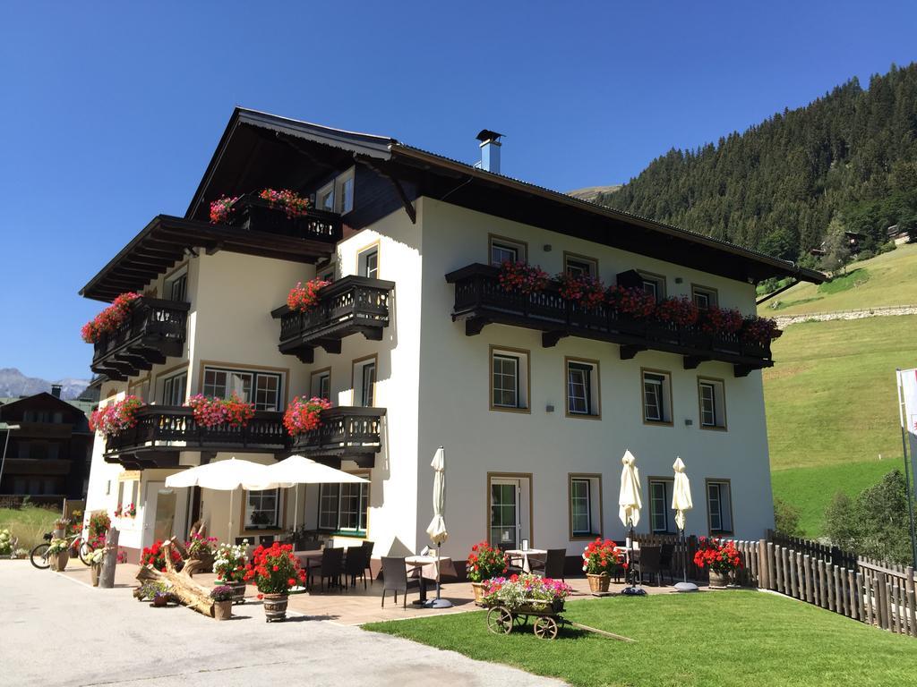 Hotel Garni Gruenmoos Sankt Jakob in Defereggen Exterior foto