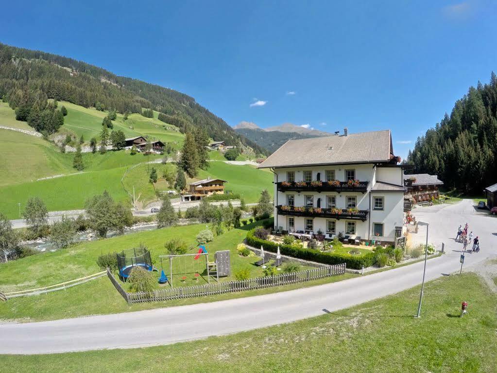 Hotel Garni Gruenmoos Sankt Jakob in Defereggen Exterior foto