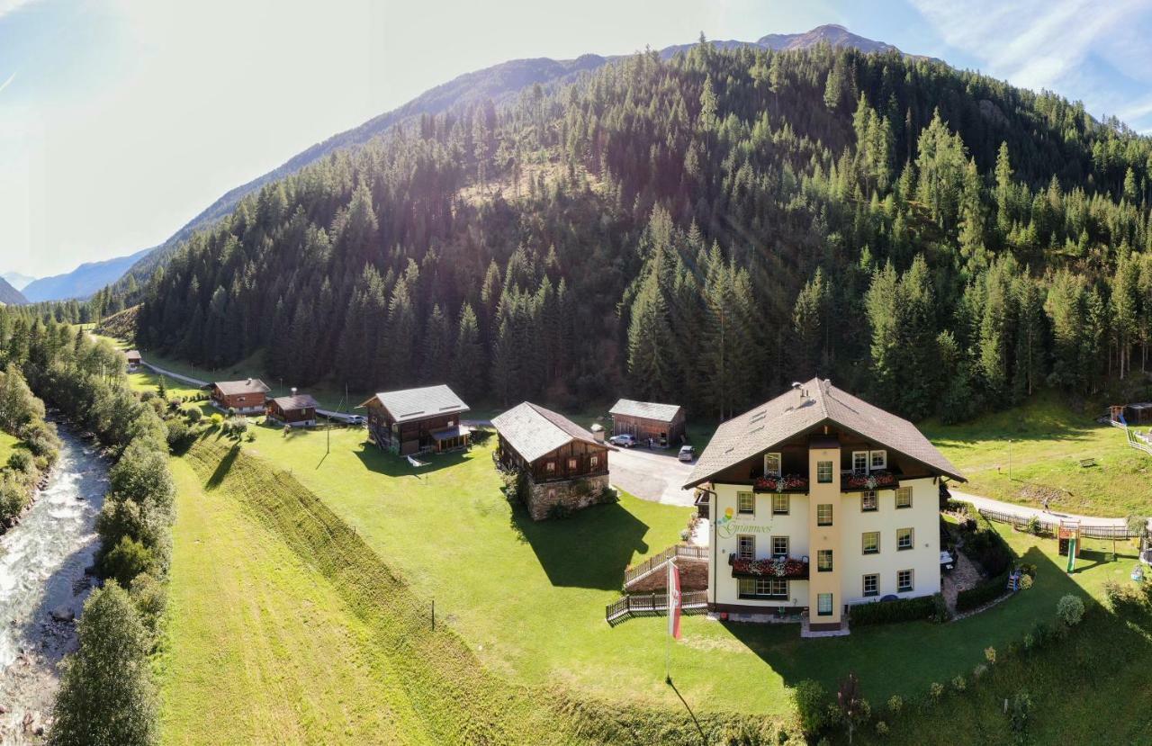 Hotel Garni Gruenmoos Sankt Jakob in Defereggen Exterior foto