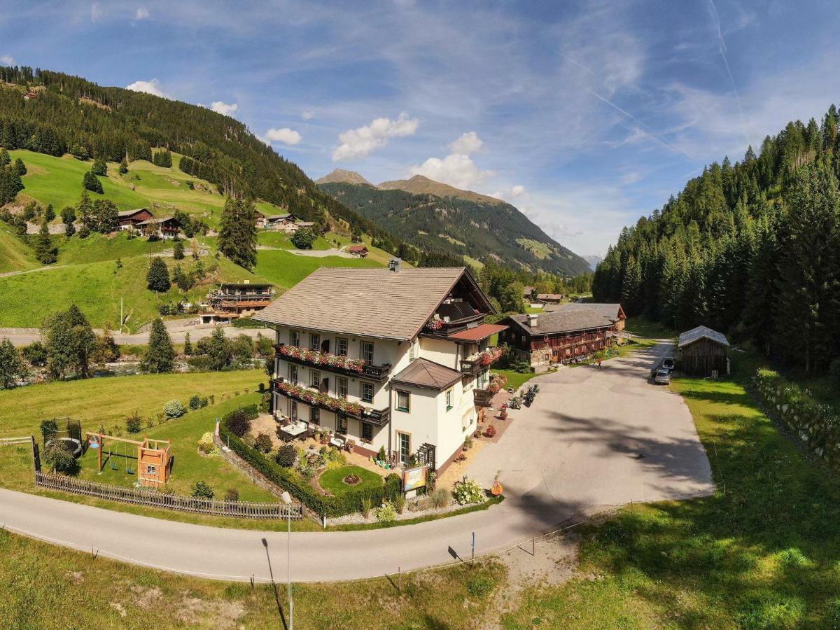 Hotel Garni Gruenmoos Sankt Jakob in Defereggen Exterior foto